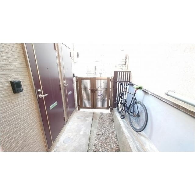 Room image 13