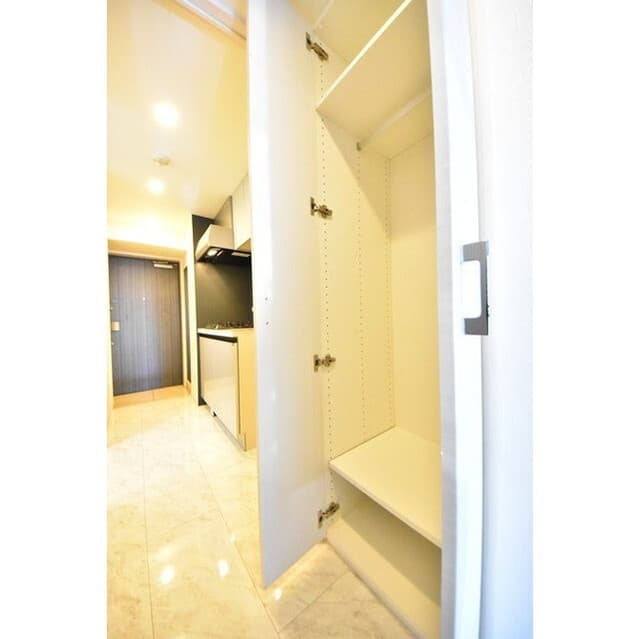 Room image 12