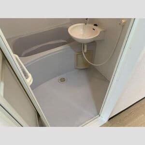 Room image 12