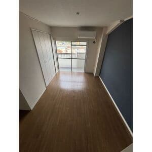 Room image 15
