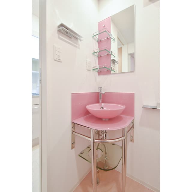 Room image 8