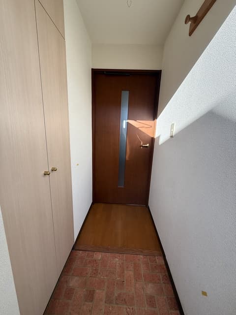 Room image 12