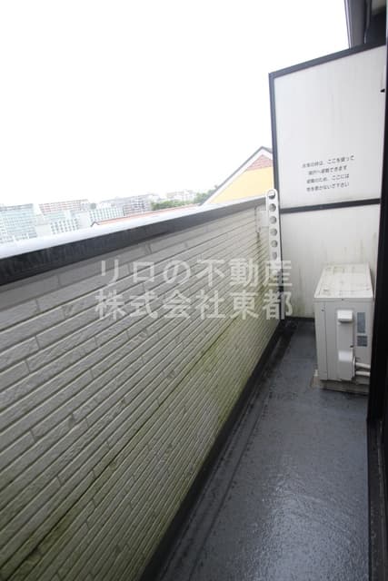 Room image 12
