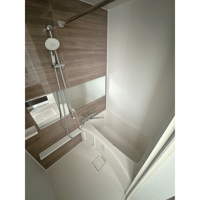 Room image 8