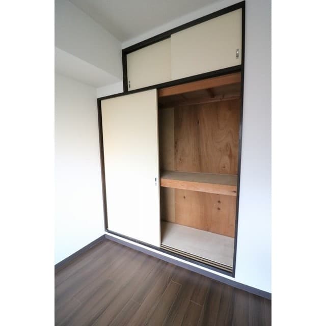 Room image 14
