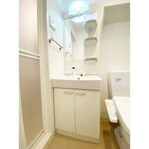 Room image 16