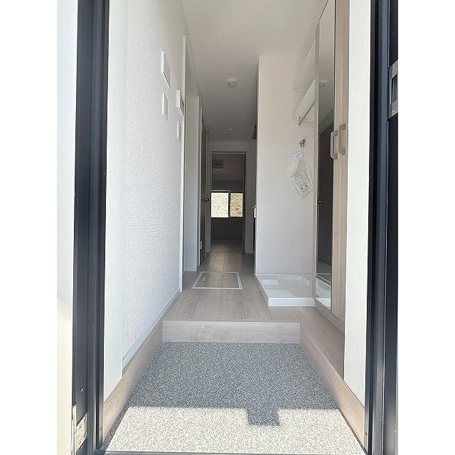 Room image 11
