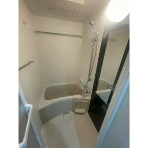 Room image 10