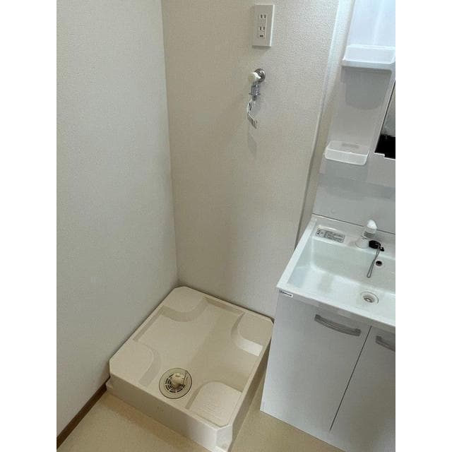 Room image 13
