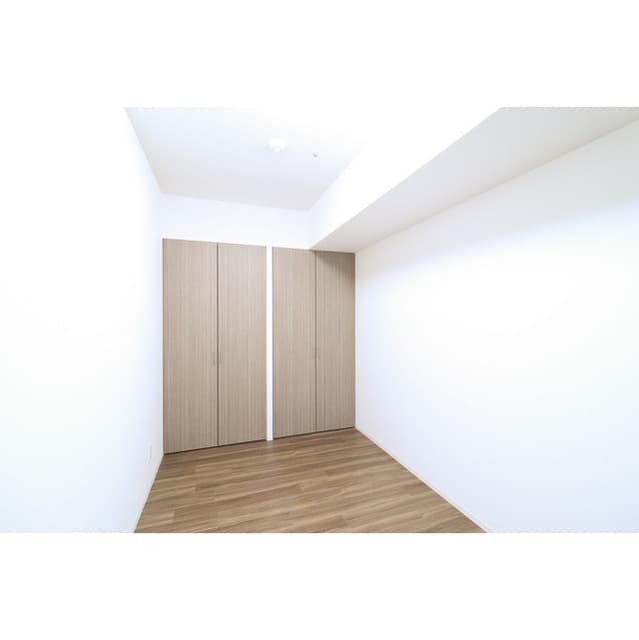 Room image 16