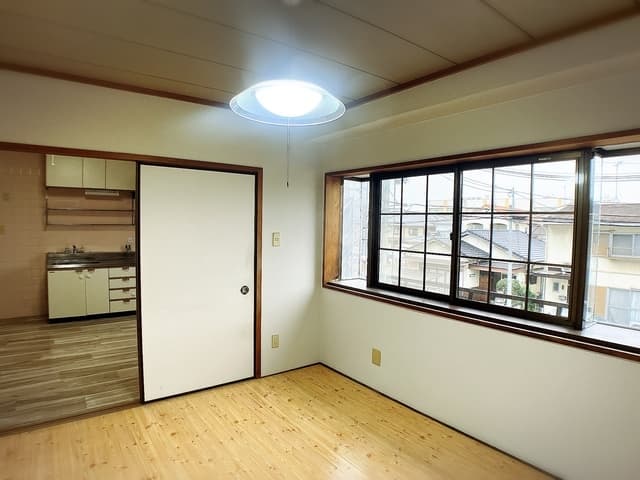 Room image 16