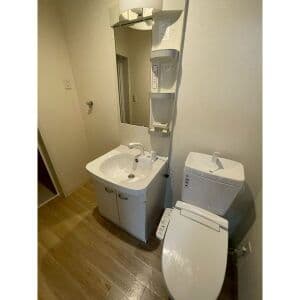 Room image 8