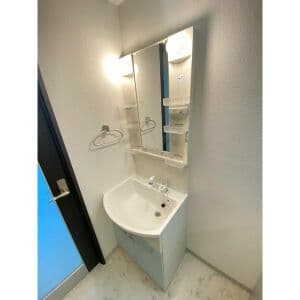 Room image 12