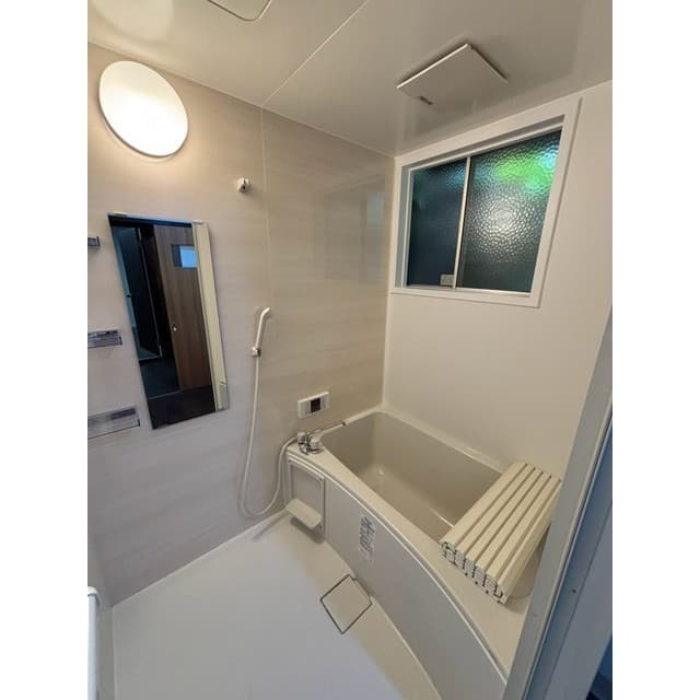 Room image 10