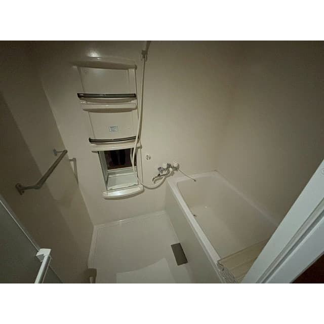 Room image 12