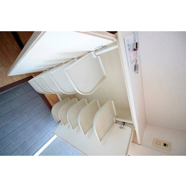 Room image 10
