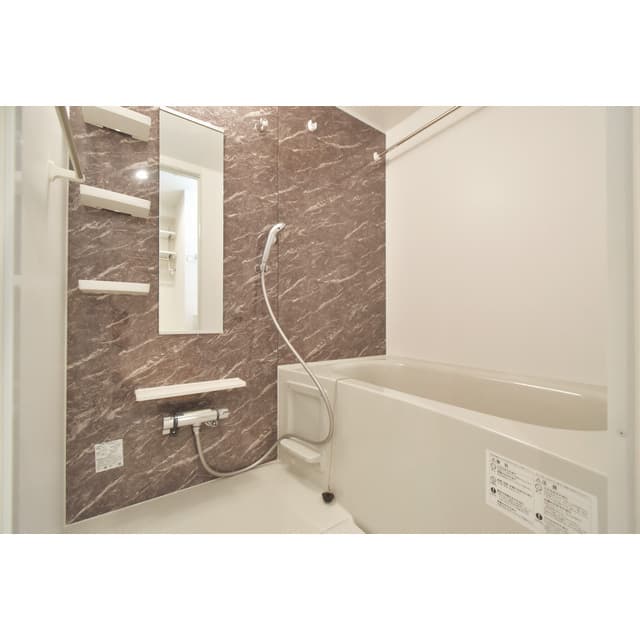 Room image 12