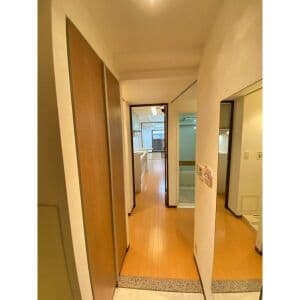 Room image 11