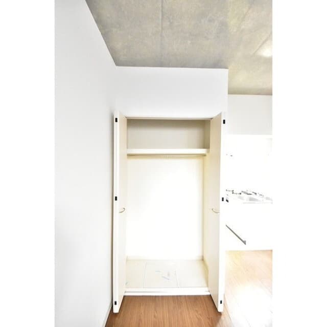 Room image 15