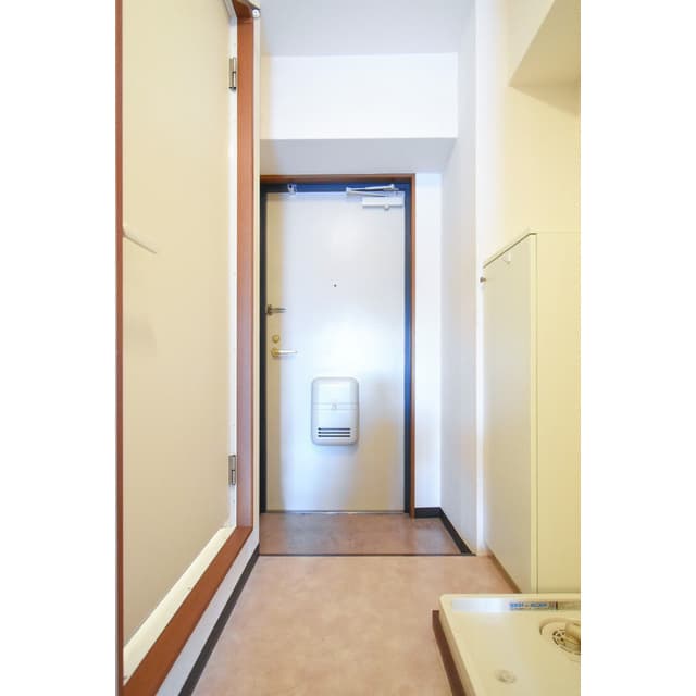 Room image 9
