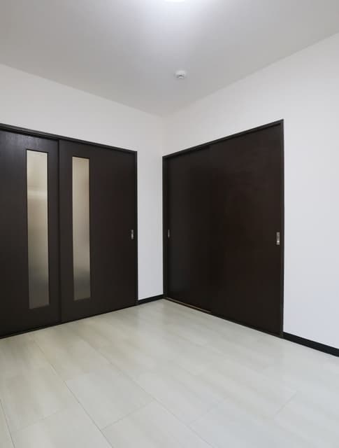 Room image 15