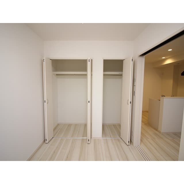Room image 14
