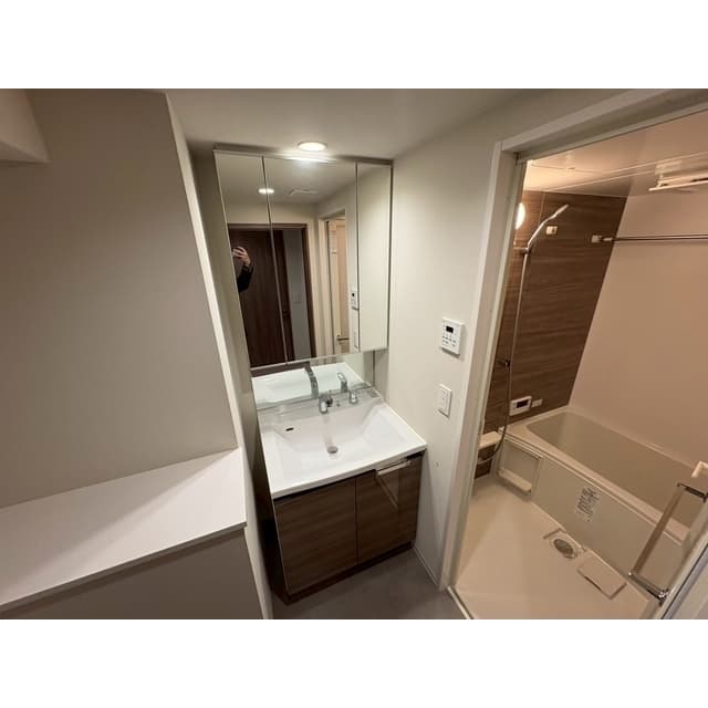 Room image 10