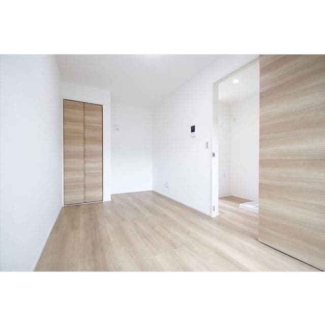 Room image 15