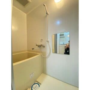 Room image 8