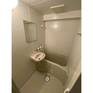 Room image 10