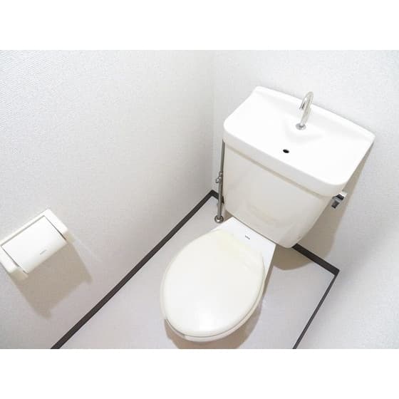 Room image 13