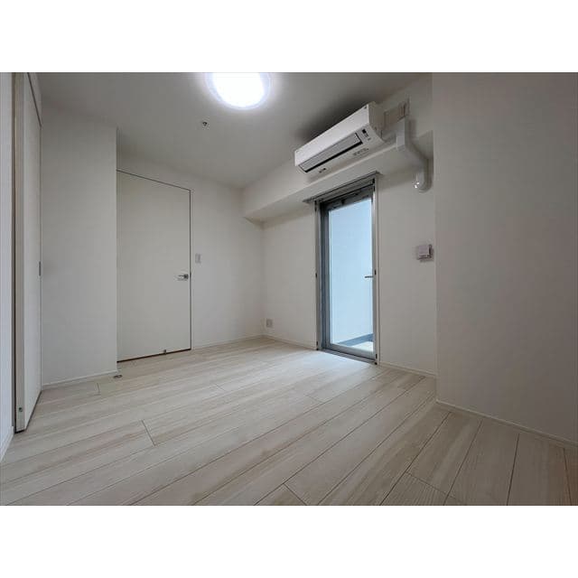 Room image 14