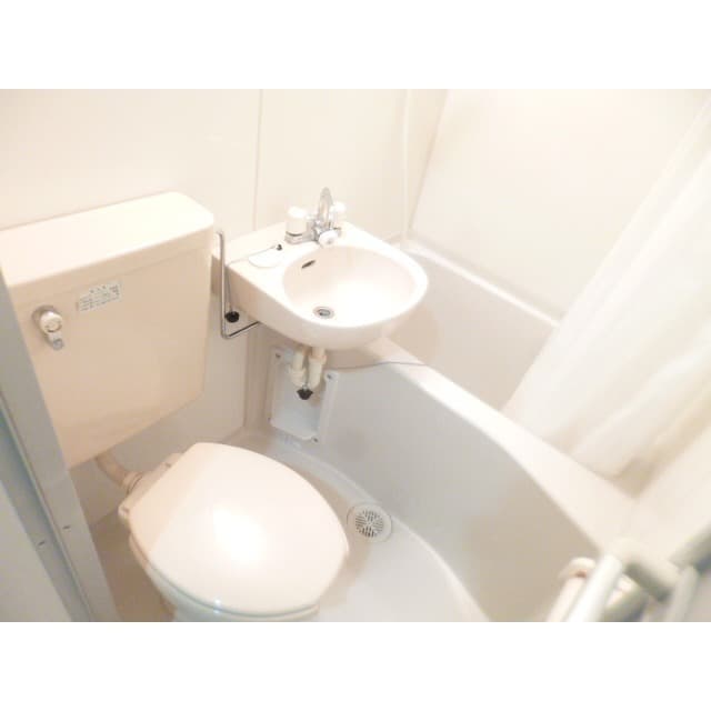 Room image 13