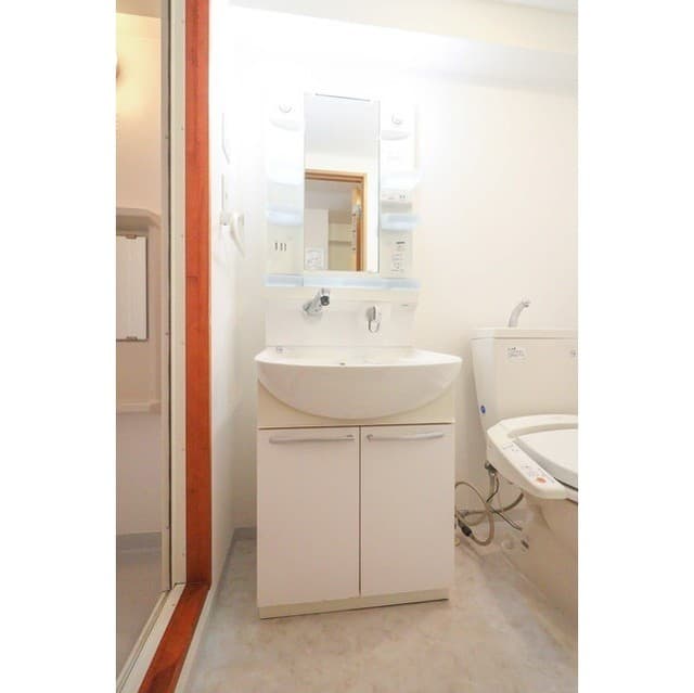 Room image 8