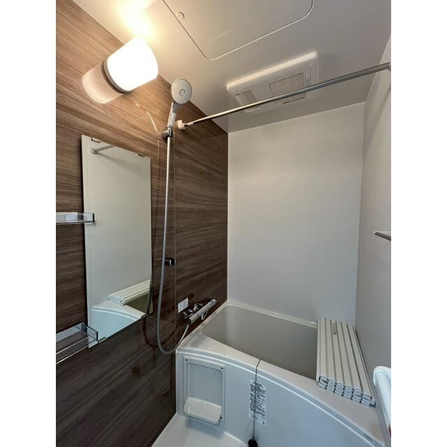 Room image 15