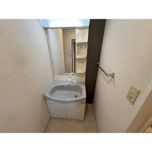Room image 15