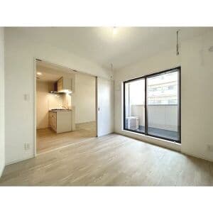 Room image 8