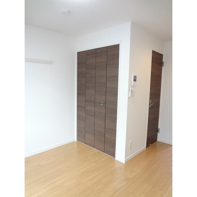 Room image 15