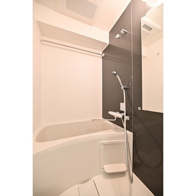 Room image 15