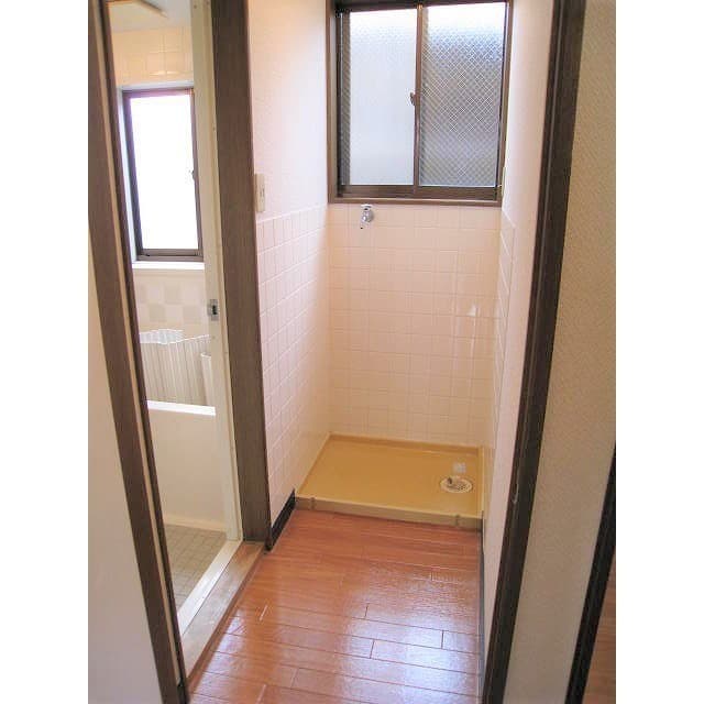 Room image 8
