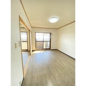 Room image 15