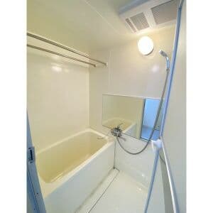 Room image 10