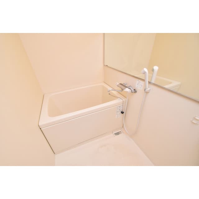 Room image 10