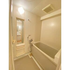 Room image 11