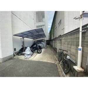 Room image 8