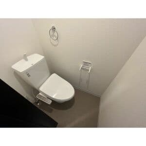 Room image 10