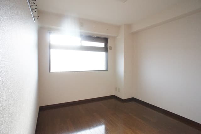 Room image 14