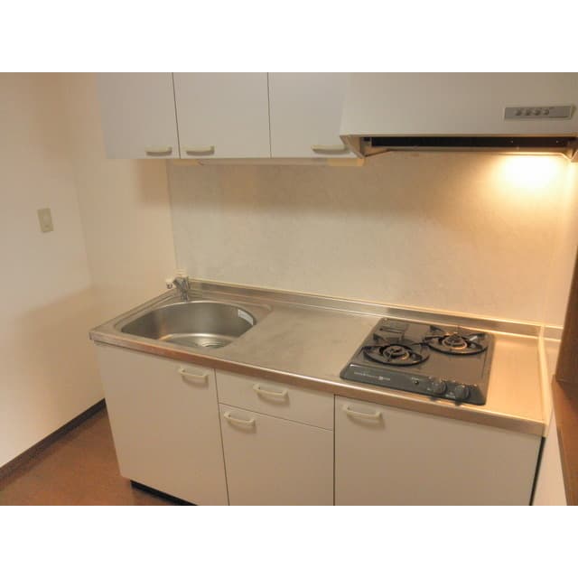 Room image 15