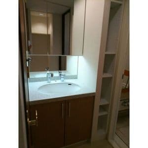 Room image 16