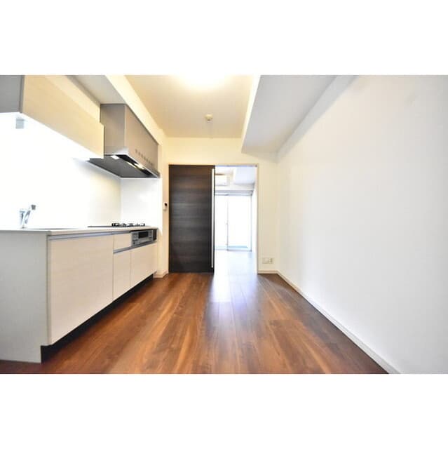 Room image 16